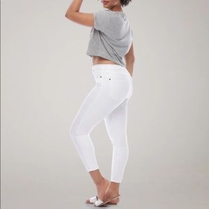 Brand new Rachel Skinny Yoga Jeans